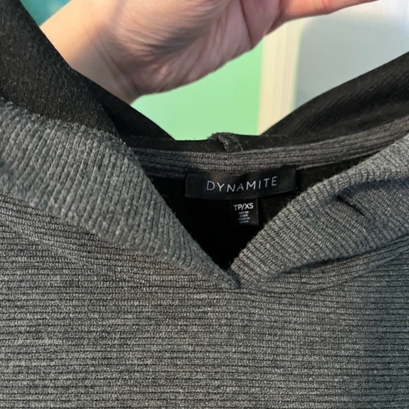 Grey dynamite semi crop hoodie - Picture 3 of 3